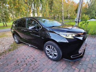 2021 Toyota Sienna IV, чёрный, 5100000 рублей, вид 2
