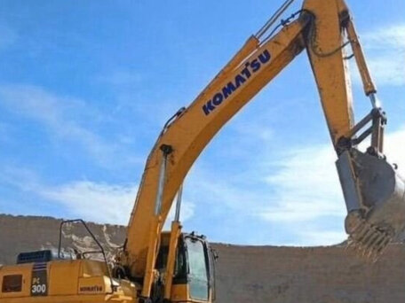 2022 Komatsu PC300, золотистый, 6550000 рублей, вид 2