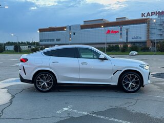 2021 BMW X6 40i III (G06), белый, 8950000 рублей, вид 5