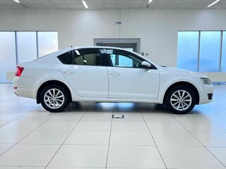2017 Skoda Octavia III (A7), белый, 1145000 рублей, вид 4