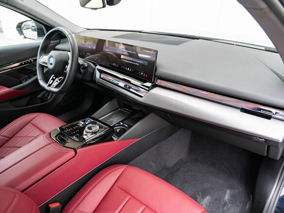 2025 BMW i5 Long eDrive35L, чёрный, 6690000 рублей - вид 11