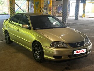 2002 Toyota Avensis I Рестайлинг, жёлтый, 375000 рублей, вид 4
