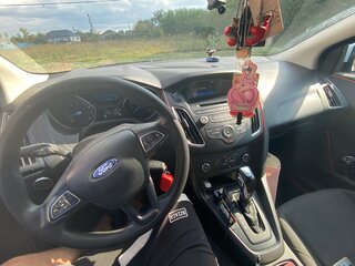 2017 Ford Focus III Рестайлинг, белый, 1000000 рублей, вид 5