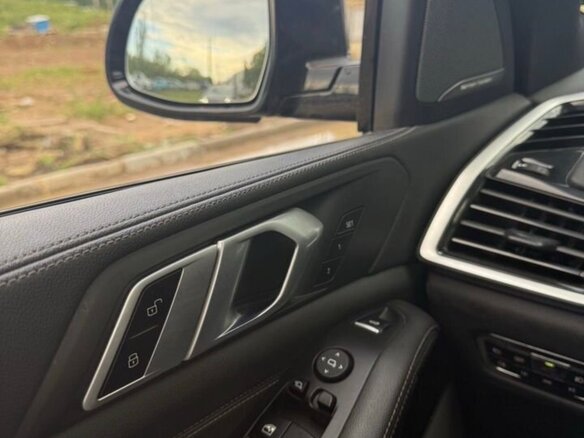 2020 BMW X5 40i IV (G05/G18), чёрный, 6100000 рублей - вид 7