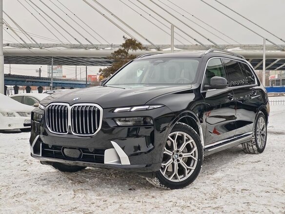 2023 BMW X7 40i I (G07) Рестайлинг, чёрный, 10977000 рублей - вид 6