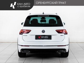 2020 Volkswagen Tiguan II Рестайлинг, белый, 2850000 рублей, вид 4