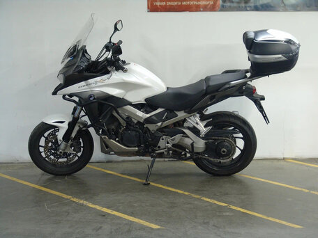 2015 Honda VFR 800X (Crossrunner), белый, 750000 рублей, вид 4