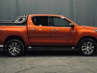 2018 Toyota Hilux VIII, оранжевый, 3620000 рублей, вид 4