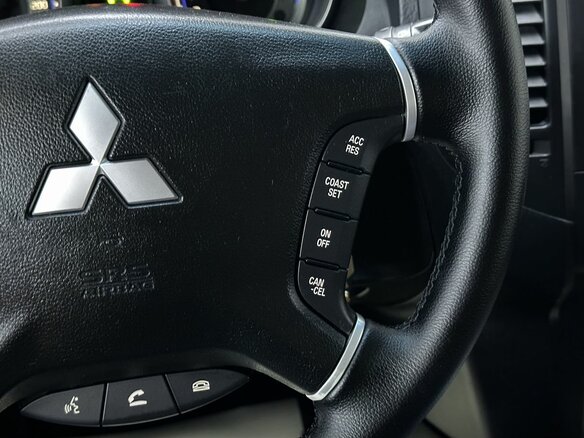 2011 Mitsubishi Pajero IV Рестайлинг 1, чёрный, 1899000 рублей - вид 18