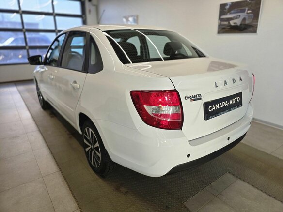 2026 Lada (ВАЗ) Granta I Рестайлинг, белый, 1290000 рублей - вид 1