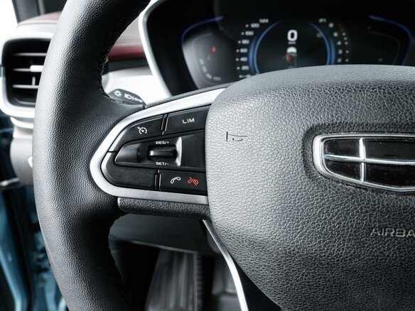 2023 Geely Coolray I, синий, 1727800 рублей - вид 20