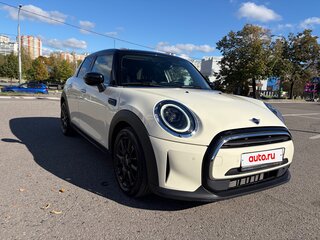 2021 Mini Hatch Cooper III (F55/F56) Рестайлинг 2, белый, 2685000 рублей, вид 3