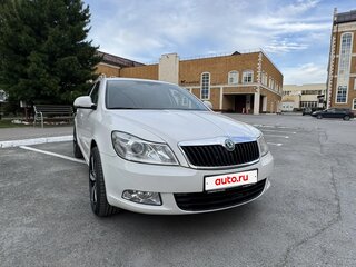 2011 Skoda Octavia II (A5) Рестайлинг, белый, 1170000 рублей, вид 2