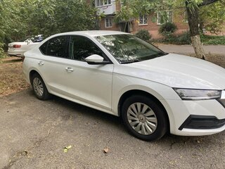 2021 Skoda Octavia IV (A8), белый, 1950000 рублей, вид 4