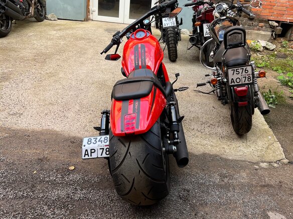 2008 Harley-Davidson V-Rod, красный, 2100000 рублей - вид 1