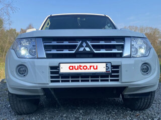2013 Mitsubishi Pajero IV Рестайлинг 1, белый, 2199000 рублей, вид 3