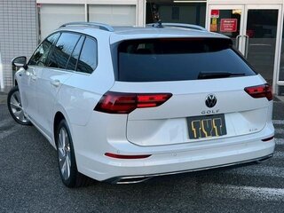 2023 Volkswagen Golf VIII, белый, 1389666 рублей, вид 5