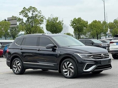 2022 Volkswagen Tiguan L II Рестайлинг (China Market), чёрный, 2900000 рублей, вид 3