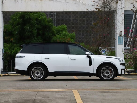 2026 Lynk & Co 900, белый, 8890000 рублей - вид 5