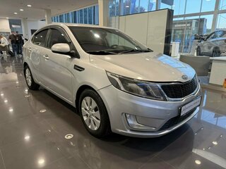 2011 Kia Rio 4-speed III, серебристый, 730000 рублей, вид 3