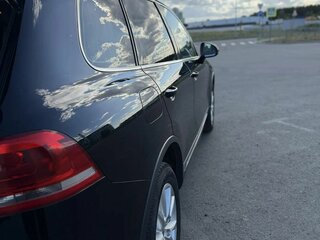 2011 Volkswagen Touareg II, чёрный, 2500000 рублей, вид 3