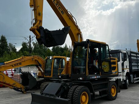2025 LGCE E7150H, жёлтый, 9990000 рублей, вид 4