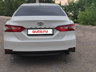2019 Toyota Camry VIII (XV70), белый, 2350000 рублей, вид 4
