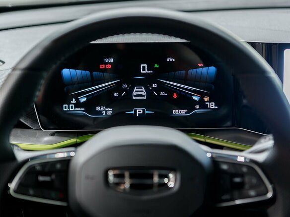2026 Geely Coolray I Рестайлинг, серый, 2964990 рублей - вид 15