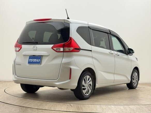 2022 Honda Freed II Рестайлинг, белый - вид 5