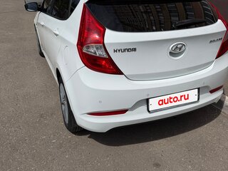 2015 Hyundai Solaris I Рестайлинг, белый, 820000 рублей, вид 5
