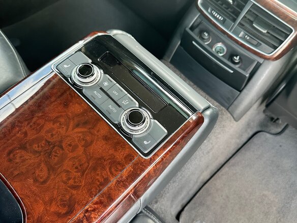 2011 Audi A8 Long III (D4), серый, 1630000 рублей - вид 12