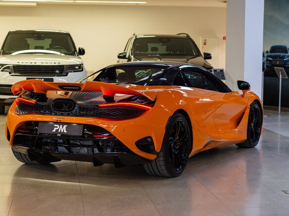 2024 McLaren 750S, оранжевый - вид 5