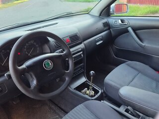 2004 Skoda Octavia I (A4) Рестайлинг, серебристый, 220000 рублей, вид 5