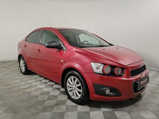 2014 Chevrolet Aveo II, красный, 720000 рублей, вид 3