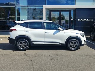 2020 Kia Seltos I, белый, 1939000 рублей, вид 4