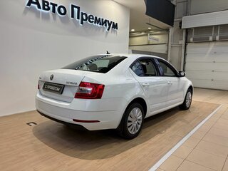 2019 Skoda Octavia III (A7) Рестайлинг, белый, 1849000 рублей, вид 5