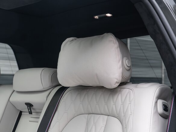 2025 BMW X7 40d I (G07) Рестайлинг, серый - вид 30