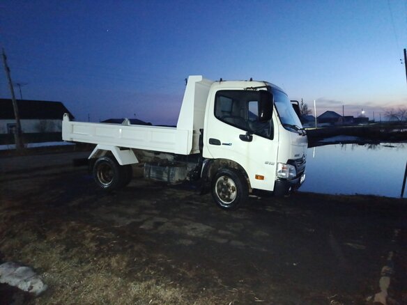 2014 Toyota Dyna, белый, 3000000 рублей - вид 6