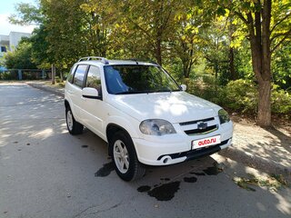 2017 Chevrolet Niva I Рестайлинг, белый, 750000 рублей, вид 1