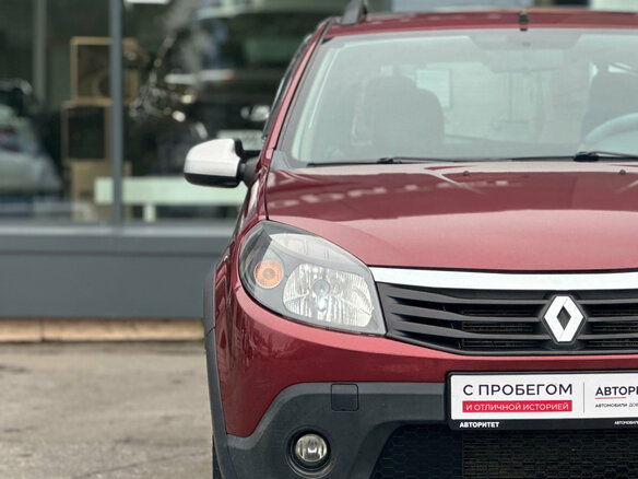 2013 Renault Sandero Stepway I, красный, 739000 рублей - вид 3