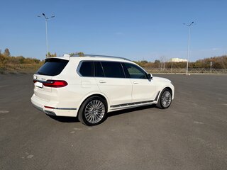 2021 BMW X7 40d I (G07), белый, 9590000 рублей, вид 4