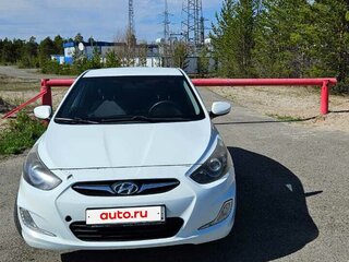 2012 Hyundai Solaris I, белый, 800000 рублей, вид 3