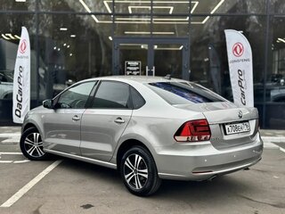 2017 Volkswagen Polo V Рестайлинг, серебристый, 1270000 рублей, вид 4