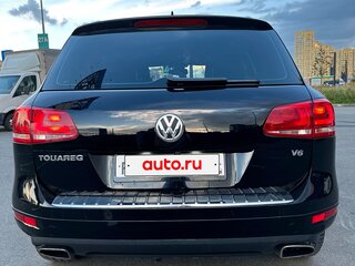 2010 Volkswagen Touareg II, чёрный, 2400000 рублей, вид 3