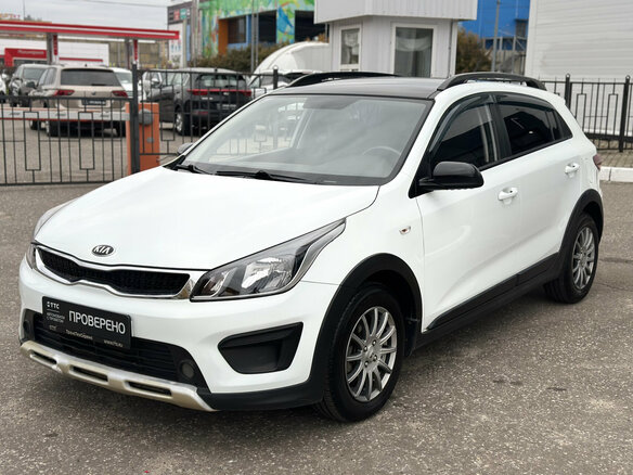2017 Kia Rio X-Line IV, белый, 1000000 рублей