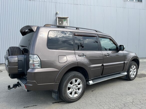 2011 Mitsubishi Pajero IV Рестайлинг 1, коричневый, 2000000 рублей - вид 7