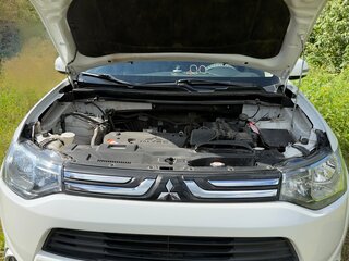 2013 Mitsubishi Outlander III, белый, 1300000 рублей, вид 3