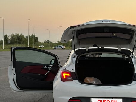 2013 Opel Astra GTC J Рестайлинг, белый, 950000 рублей, вид 5