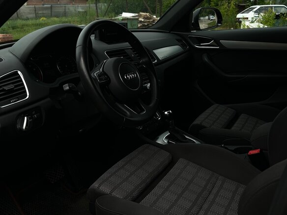 2013 Audi Q3 I (8U), чёрный, 1850000 рублей - вид 7