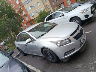 2012 Chevrolet Cruze I, серебристый, 800000 рублей, вид 4